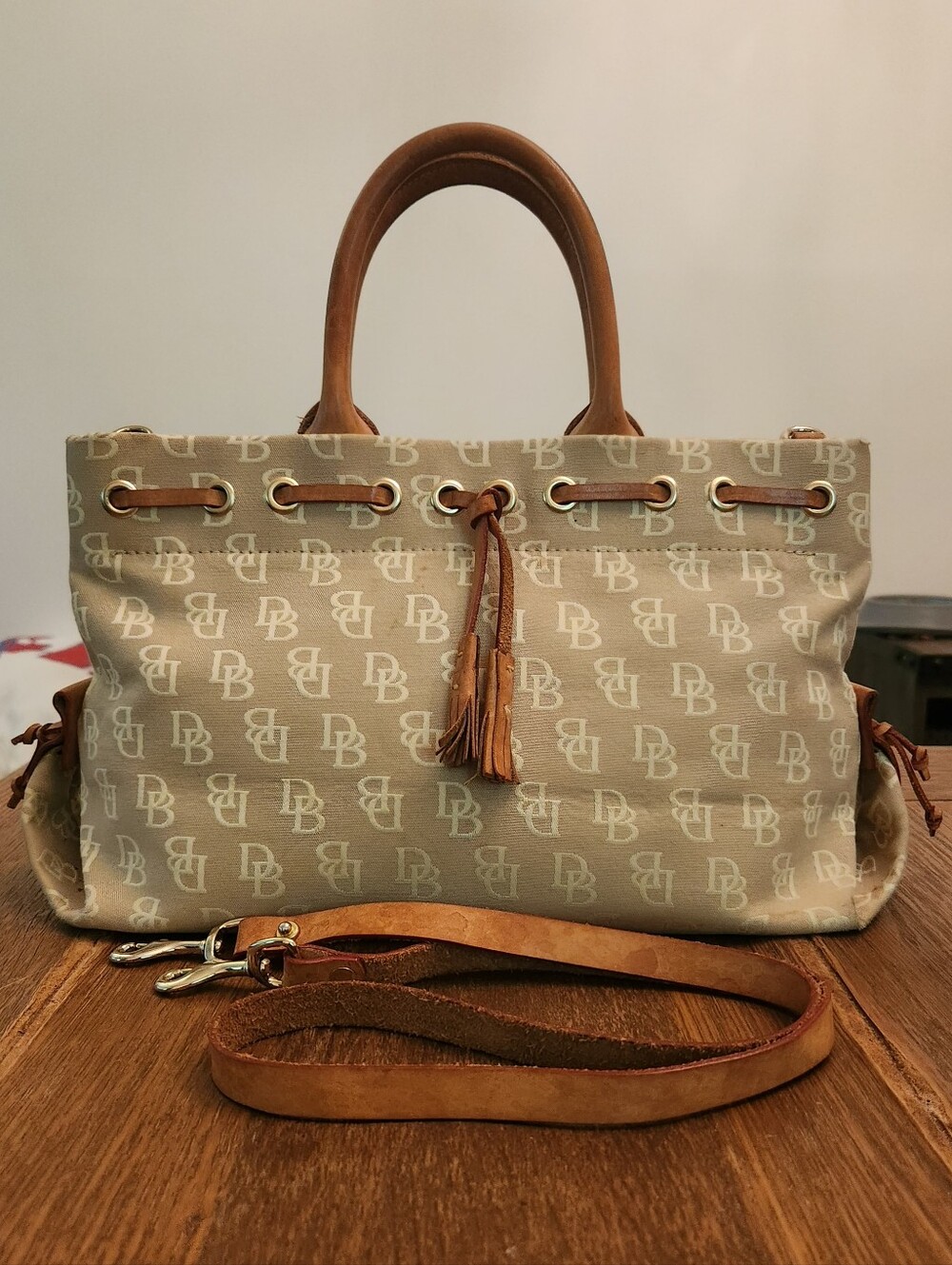Vintage Dooney & Bourke Signature Collection Large Shoulder Hand Bag Pristine!